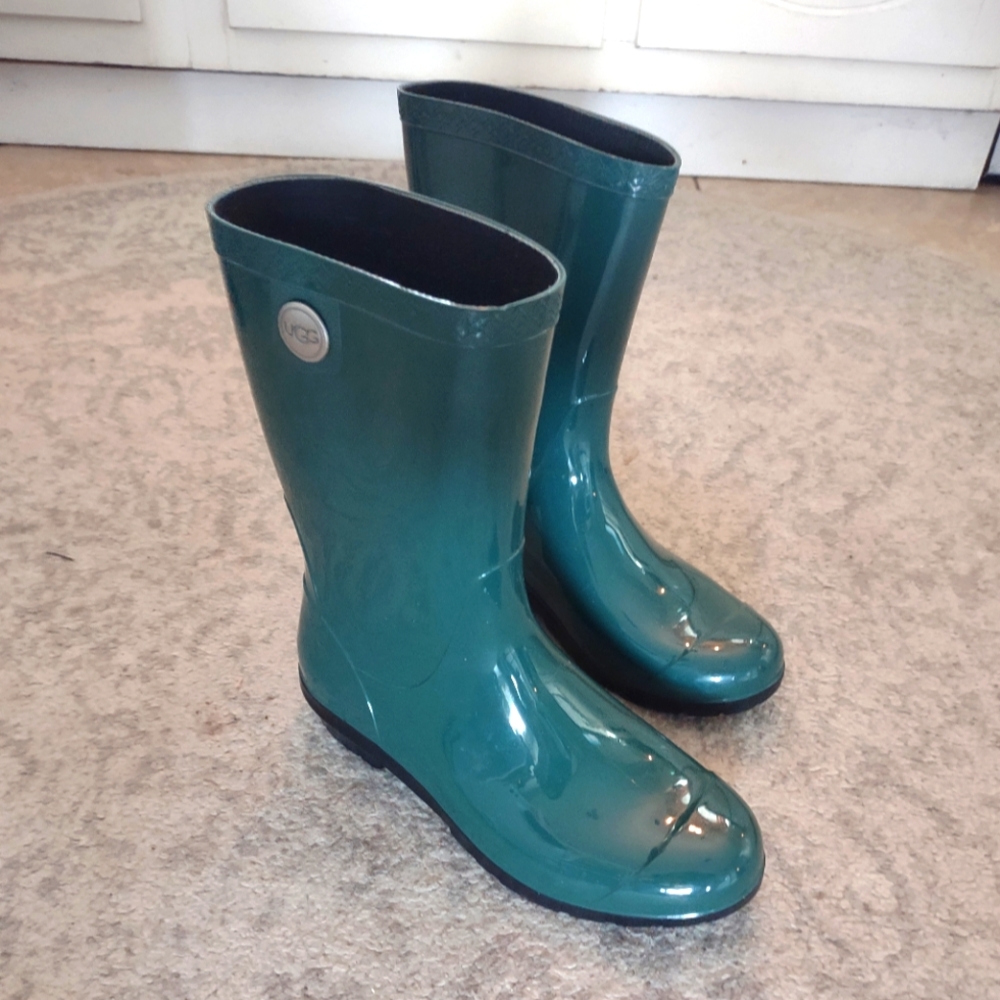 Ugg rain boots